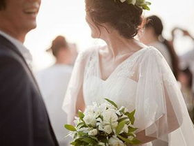 单身盛宴：离婚后的她独自举办了一场别开生面的婚礼